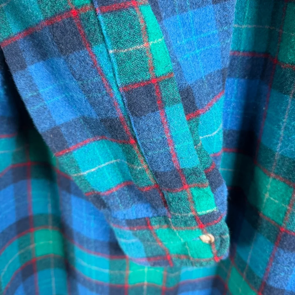 Vintage Pendleton Blue Green Plaid Wool Flannel Button Shirt Mens size XL